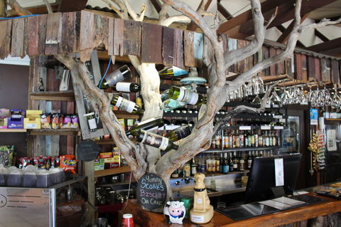 Tullah Lakeside Lodge - Tourism Townsville 29