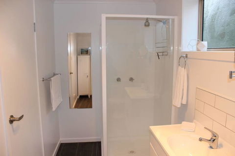 Boomers Retreat, Alonnah, Bruny Island - Tourism Townsville 10