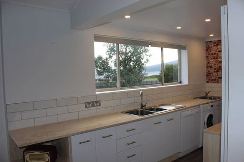 Boomers Retreat, Alonnah, Bruny Island - Tourism Townsville 5