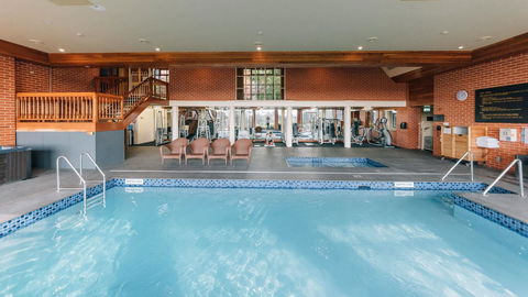 Country Club Tasmania - Tourism Townsville 21
