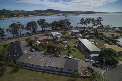 Georges Bay Apartments - Tourism Townsville 25