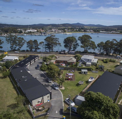 Georges Bay Apartments - Tourism Townsville 16