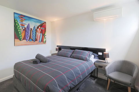 Georges Bay Apartments - Tourism Townsville 23