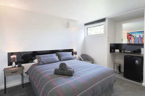 Georges Bay Apartments - Tourism Townsville 24