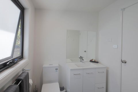 Georges Bay Apartments - Tourism Townsville 20