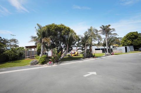 Georges Bay Apartments - Tourism Townsville 43