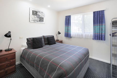Georges Bay Apartments - Tourism Townsville 37