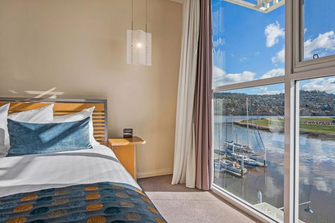 Peppers Seaport Hotel - Tourism Townsville 14
