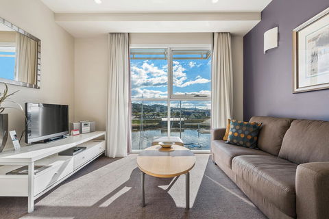 Peppers Seaport Hotel - Tourism Townsville 4