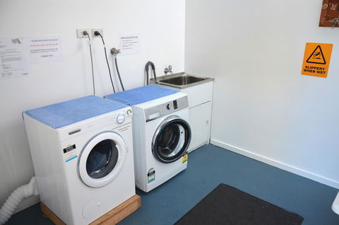 Castaway Holiday Apartments - Tourism Townsville 22