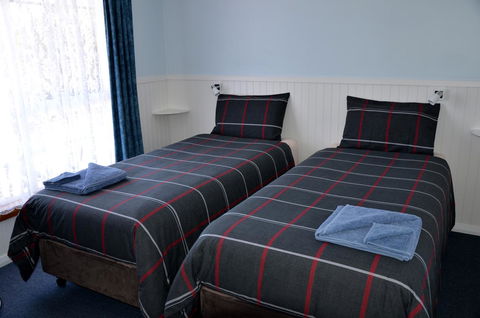 Castaway Holiday Apartments - Tourism Townsville 20