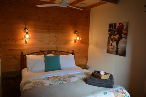 The Dragonfly Inn - Tourism Townsville 6