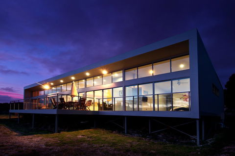 Sunset Bay Escape - Tourism Townsville 0