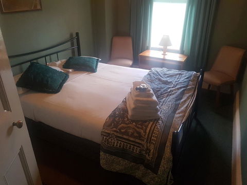 The Richmond Arms Hotel - Tourism Townsville 9