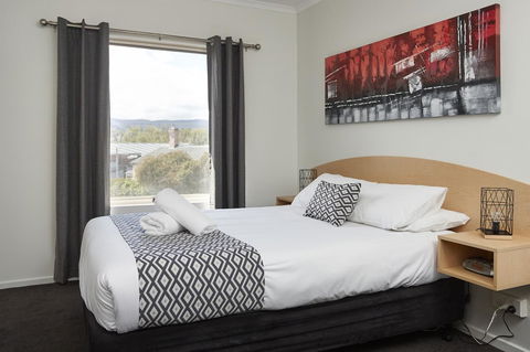 Elphin Serviced Apartments - Tourism Townsville 34