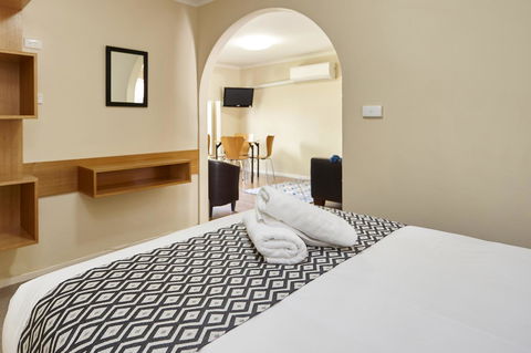 Elphin Serviced Apartments - Tourism Townsville 31