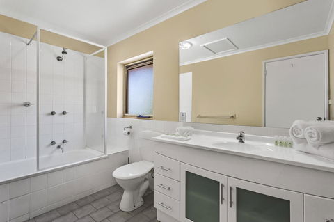 Elphin Serviced Apartments - Tourism Townsville 38