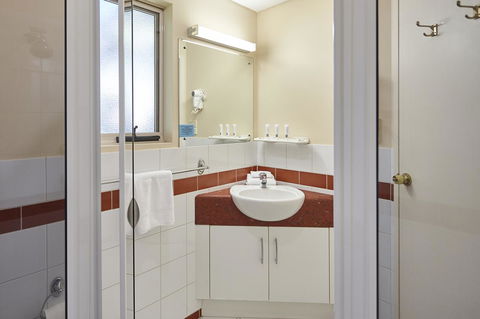 Elphin Serviced Apartments - Tourism Townsville 6