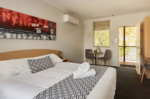 Elphin Serviced Apartments - Tourism Townsville 22