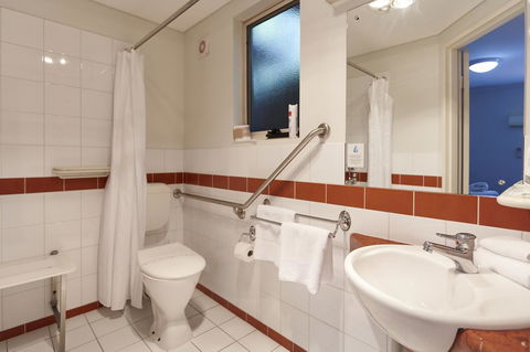Elphin Serviced Apartments - Tourism Townsville 32