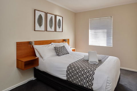 Elphin Serviced Apartments - Tourism Townsville 1