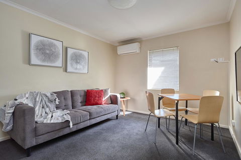 Elphin Serviced Apartments - Tourism Townsville 10