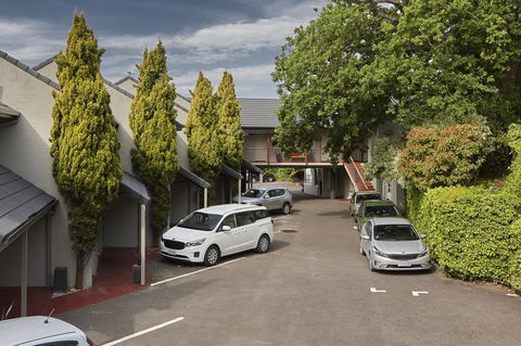 Elphin Serviced Apartments - Tourism Townsville 12