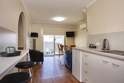 Elphin Serviced Apartments - Tourism Townsville 30