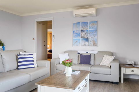 Omaroo Cottage Bruny Island - Tourism Townsville 4