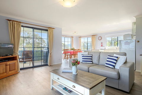 Omaroo Cottage Bruny Island - Tourism Townsville 0