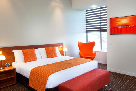 Mantra Charles Hotel - Tourism Townsville 1