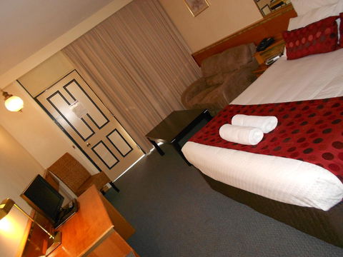 Commodore Regent - Tourism Townsville 3