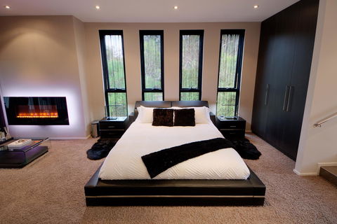 Amare Beachside Luxury - Tourism Townsville 13