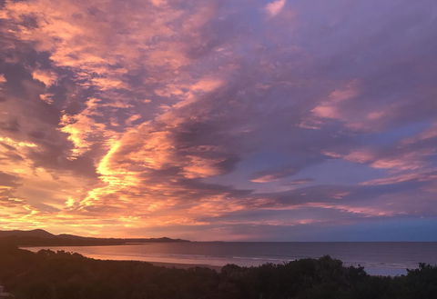 Amare Beachside Luxury - Tourism Townsville 4