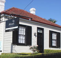 Alice's Cottages - Tourism Townsville