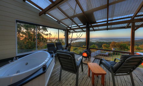 Island View Spa Cottage - Tourism Townsville 1