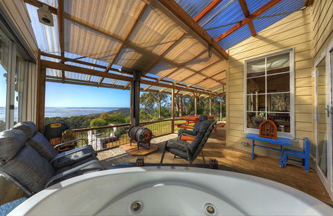 Island View Spa Cottage - Tourism Townsville 8