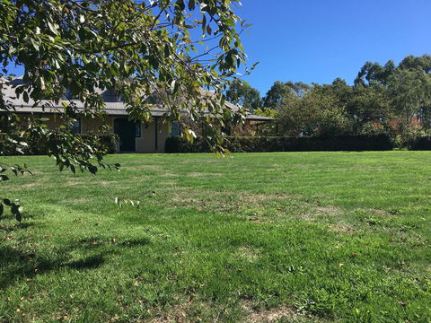 CLAYFIELD HOMESTEAD - Rustic Country Accommodation - Tourism Townsville 1