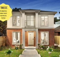 NEW Inner Melb Luxury Modern Grand Holiday House - Great Location Wifi Parking - Tourism Townsville
