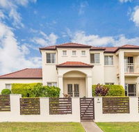 Nice home in the Regatta waters estate close to theme parks - Tourism Townsville