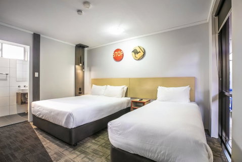 Nightcap At Jamison Hotel - Tourism Townsville 1