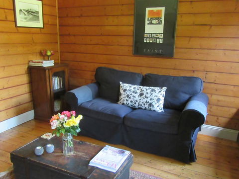 Nivani 1880's Cottage - Tourism Townsville 3