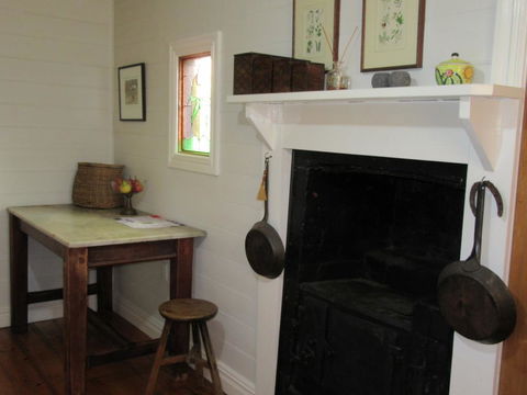 Nivani 1880's Cottage - Tourism Townsville 1