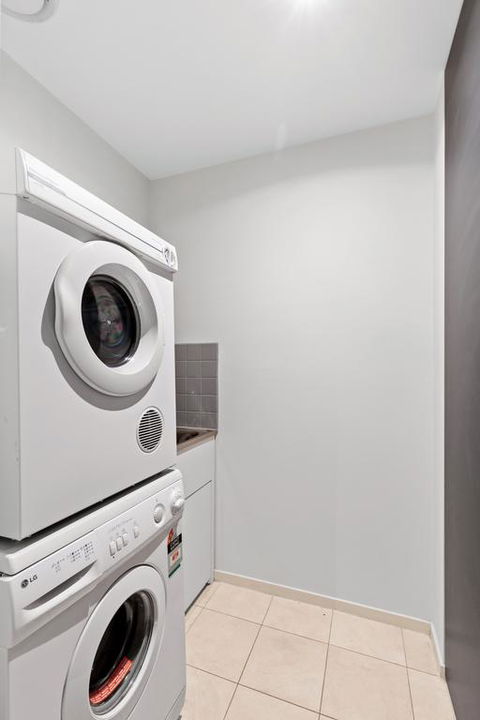 Nook Melbourne Apartments - Russell Street - Tourism Townsville 3