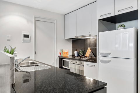 Nook Melbourne Apartments - Russell Street - Tourism Townsville 2