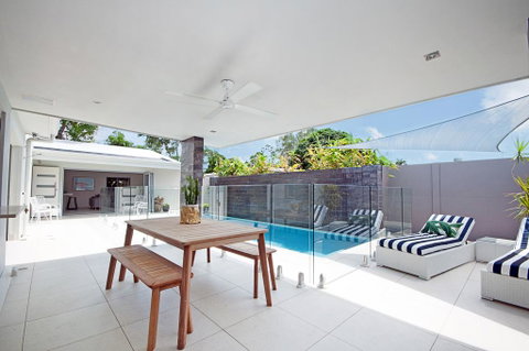 Noosaville Hideaway - Tourism Townsville 0