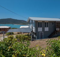 Norm's Beach House - Airlie Beach - Tourism Townsville