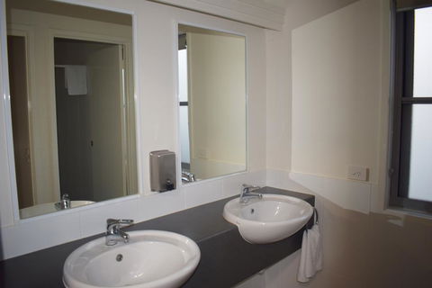 NRMA Sydney Lakeside Holiday Park - Tourism Townsville 3