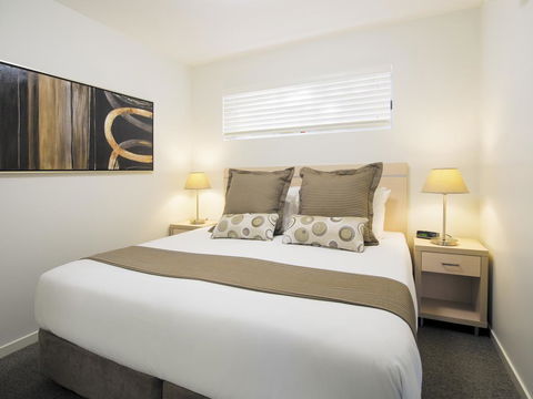 Oaks Middlemount Suites - Tourism Townsville 3