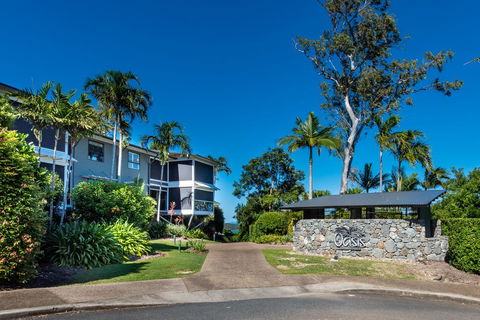 Oasis 26 - Hamilton Island - Tourism Townsville 3